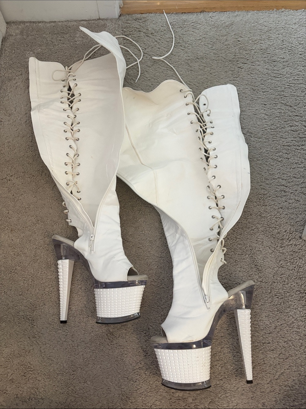 Pleasers Spectator 3030 size 10 WHITE side zipper & back laces.